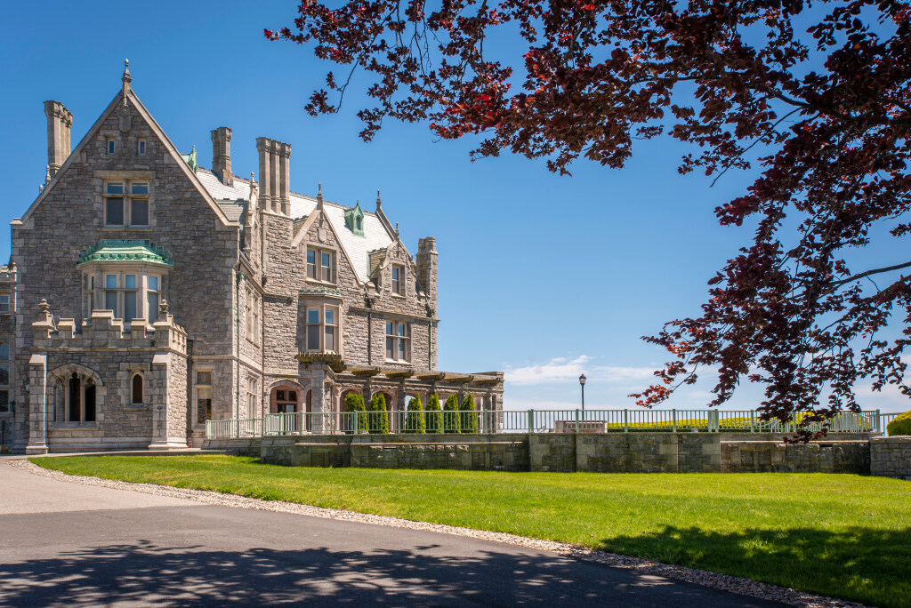 Avery point campus building
